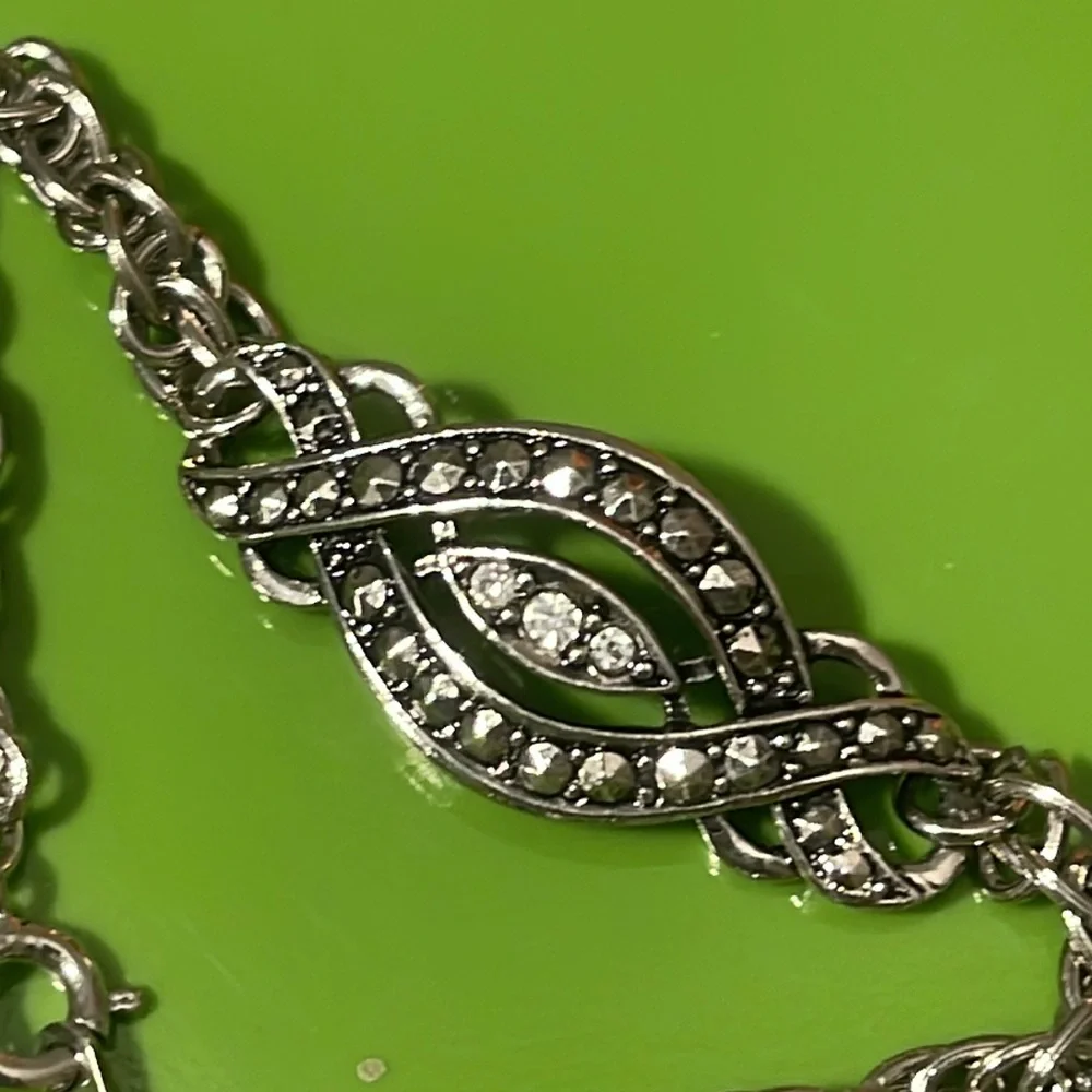Avon silver swirl bracelet - Picture 3 of 5